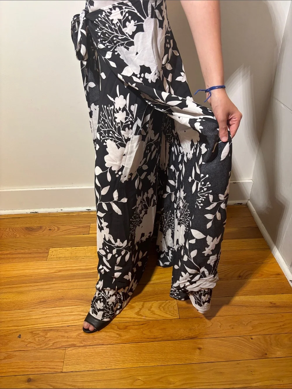 Hutch anthropologie black